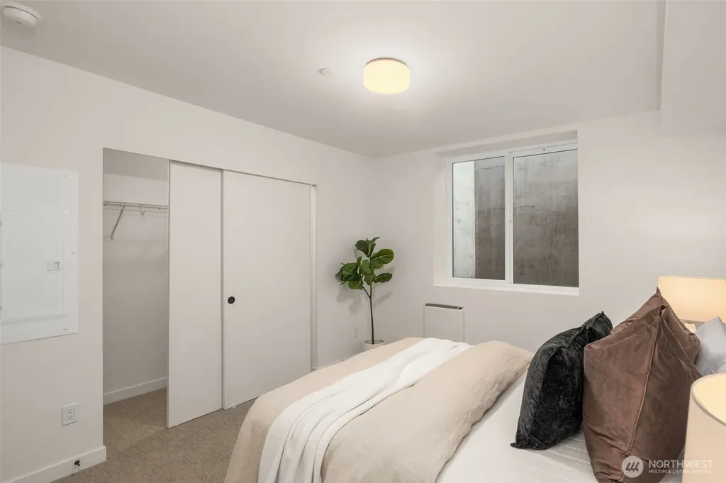 914 15th Avenue Seattle WA 98122