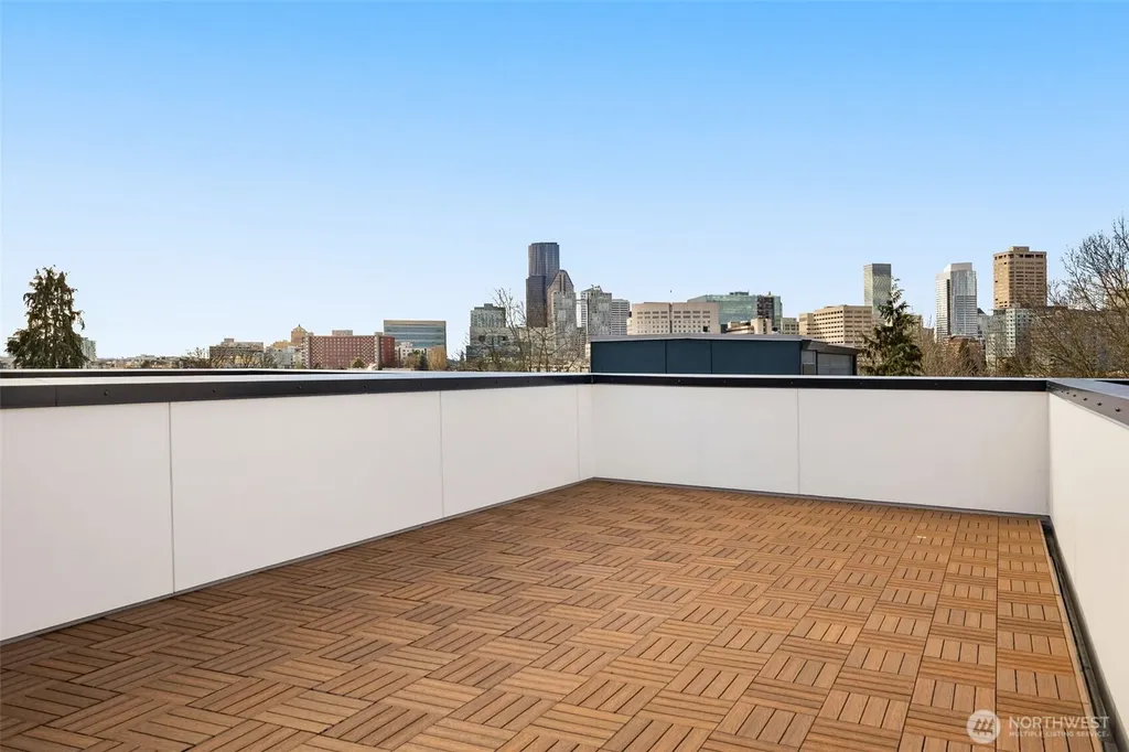 914 15th Avenue Seattle WA 98122