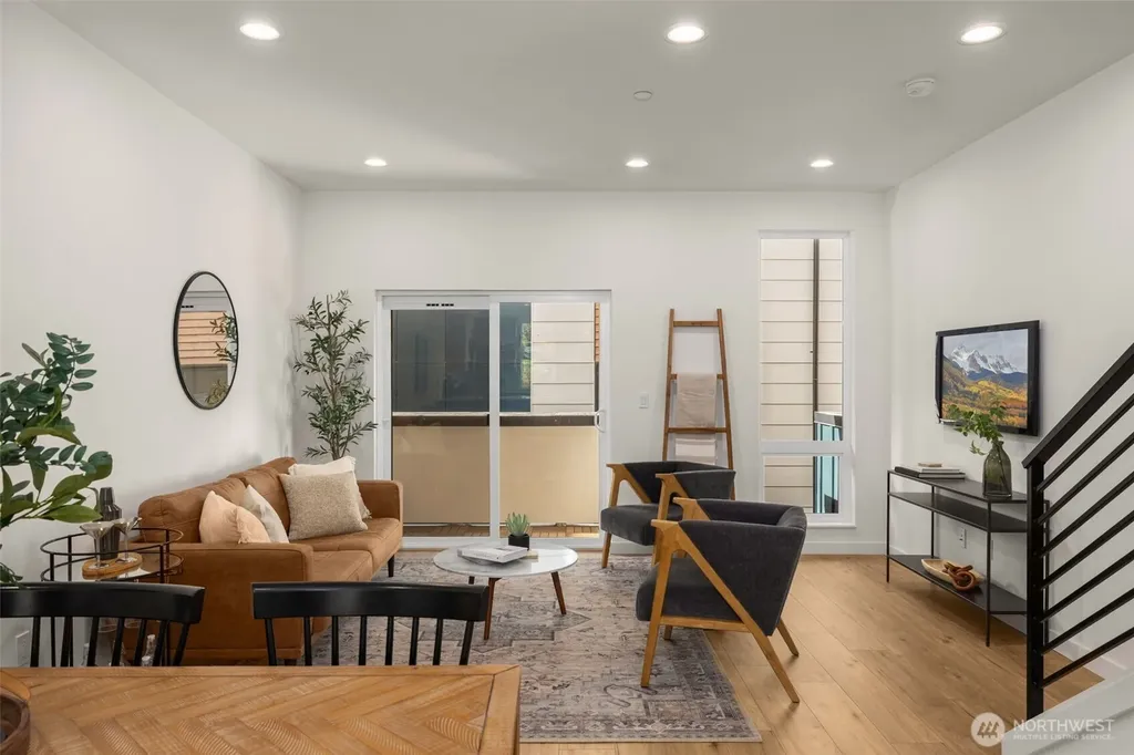 914 15th Avenue Seattle WA 98122