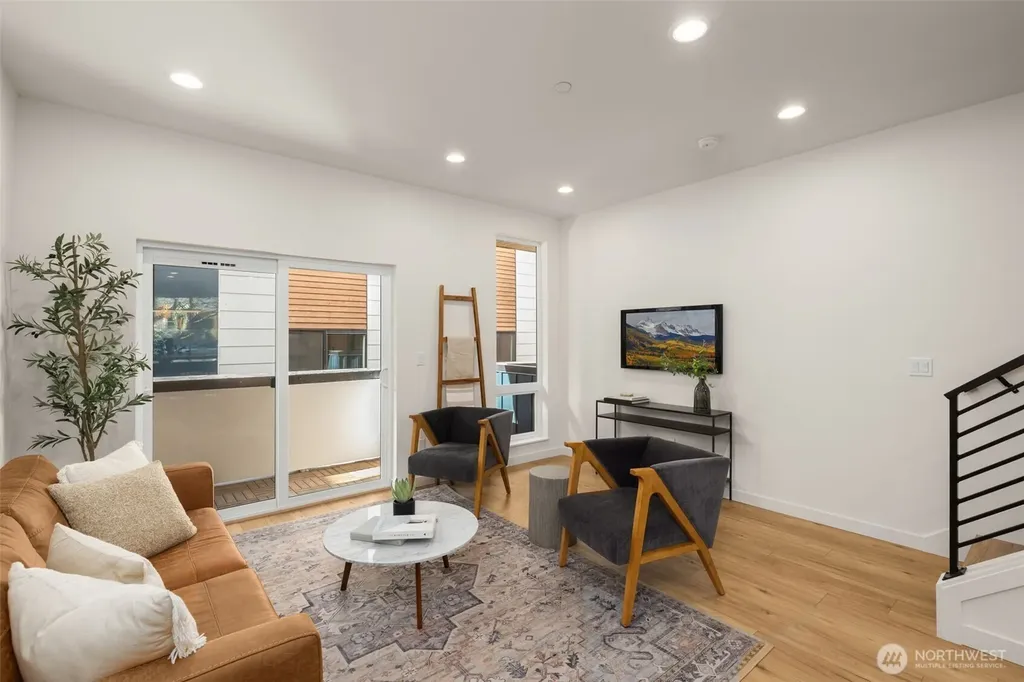 914 15th Avenue Seattle WA 98122