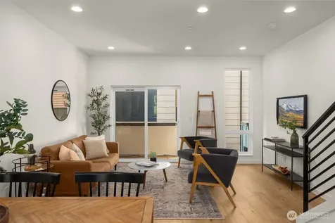 914 15th Avenue Seattle WA 98122