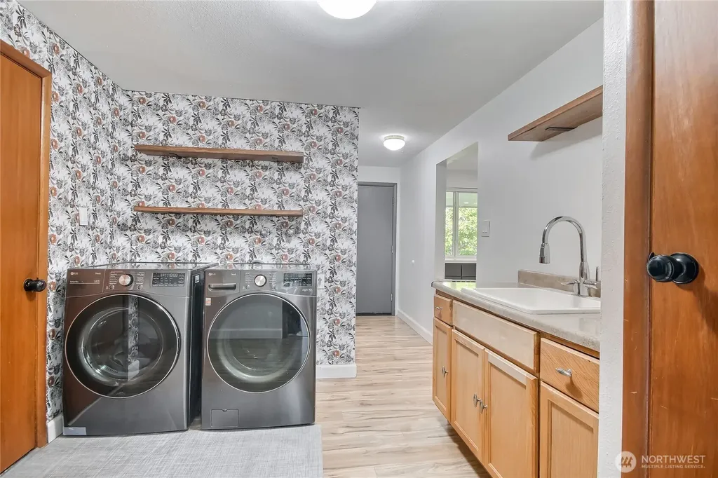6902 Mount Tacoma Drive SW Lakewood WA 98499