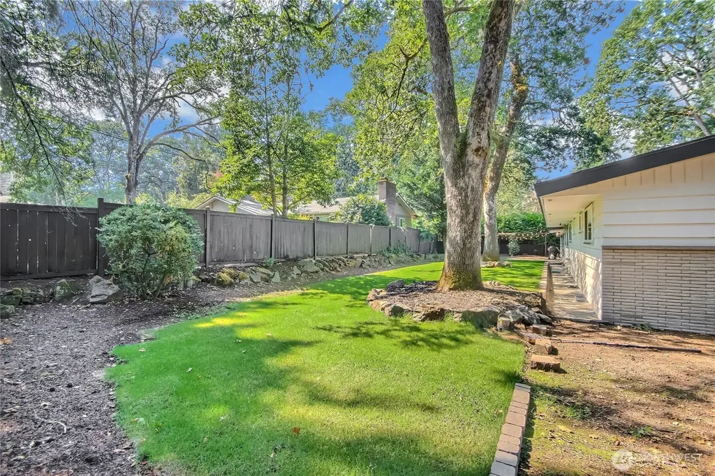 6902 Mount Tacoma Drive SW Lakewood WA 98499