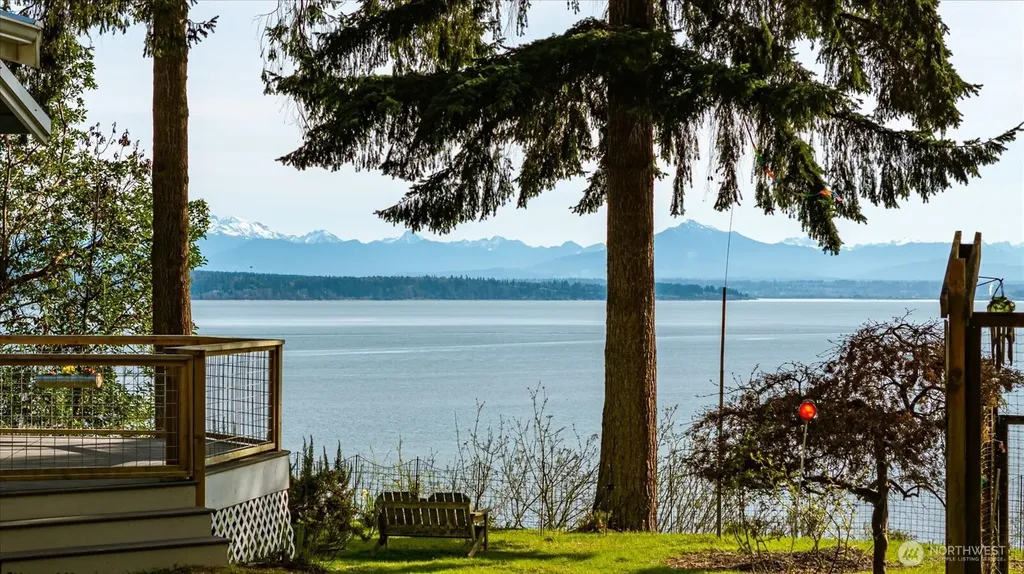 5051 Waterside Lane Langley WA 98260