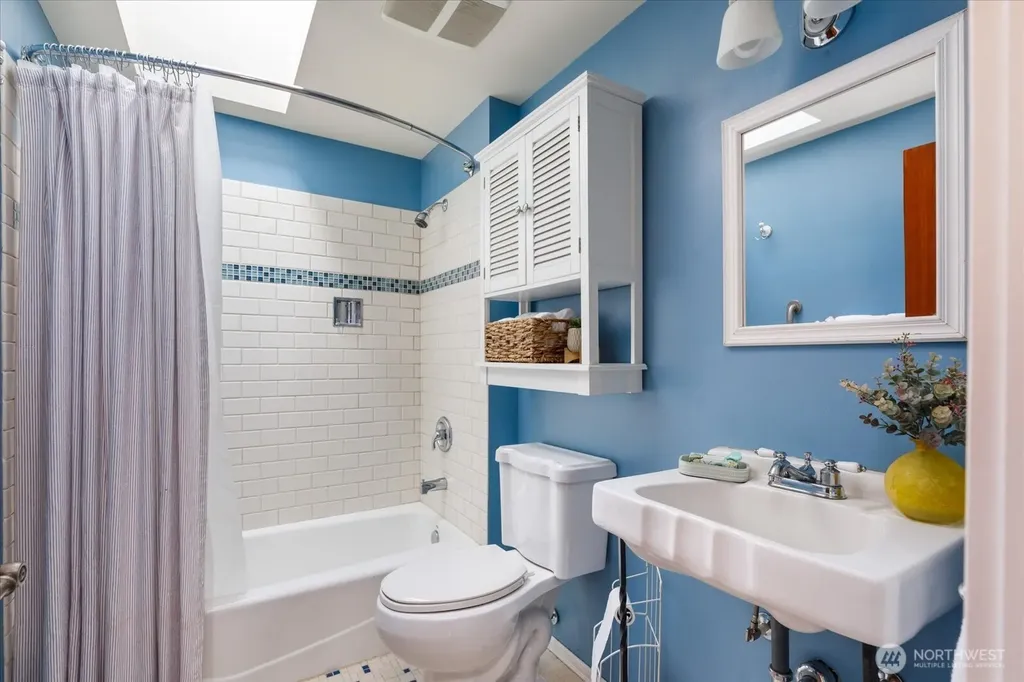 5051 Waterside Lane Langley WA 98260