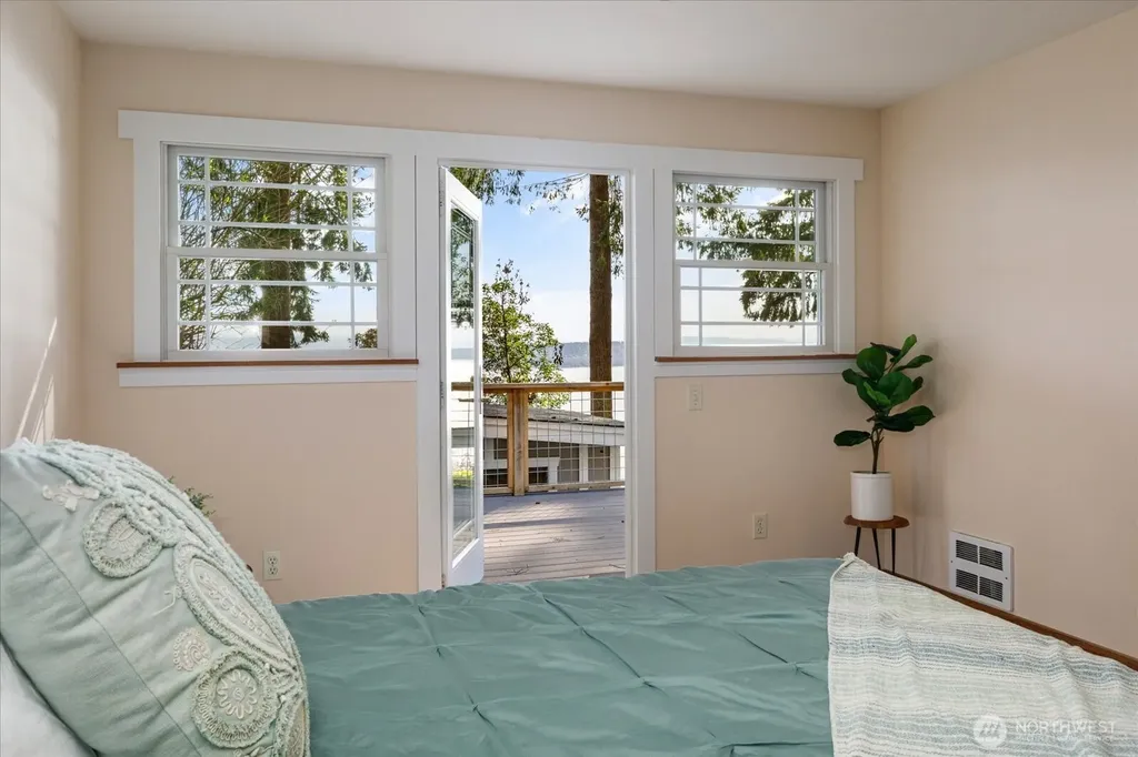 5051 Waterside Lane Langley WA 98260