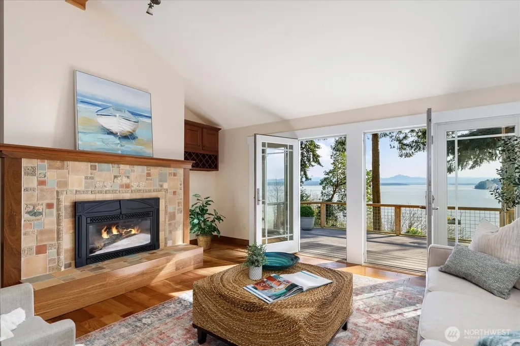 5051 Waterside Lane Langley WA 98260