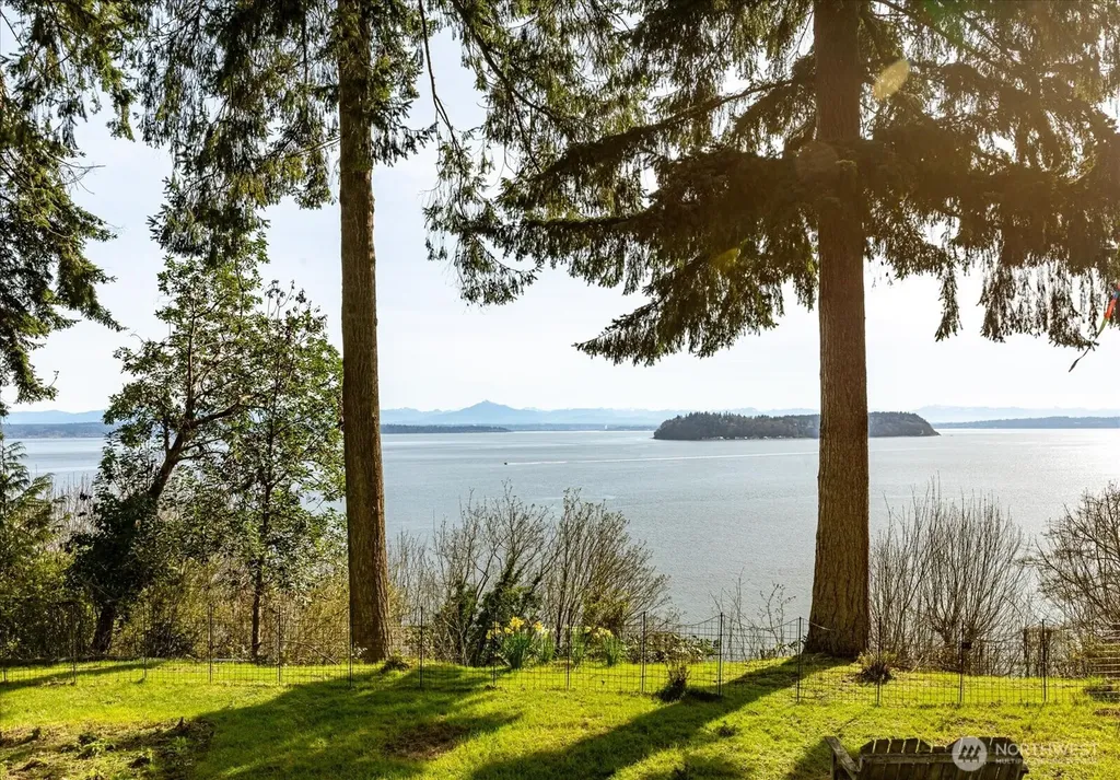 5051 Waterside Lane Langley WA 98260
