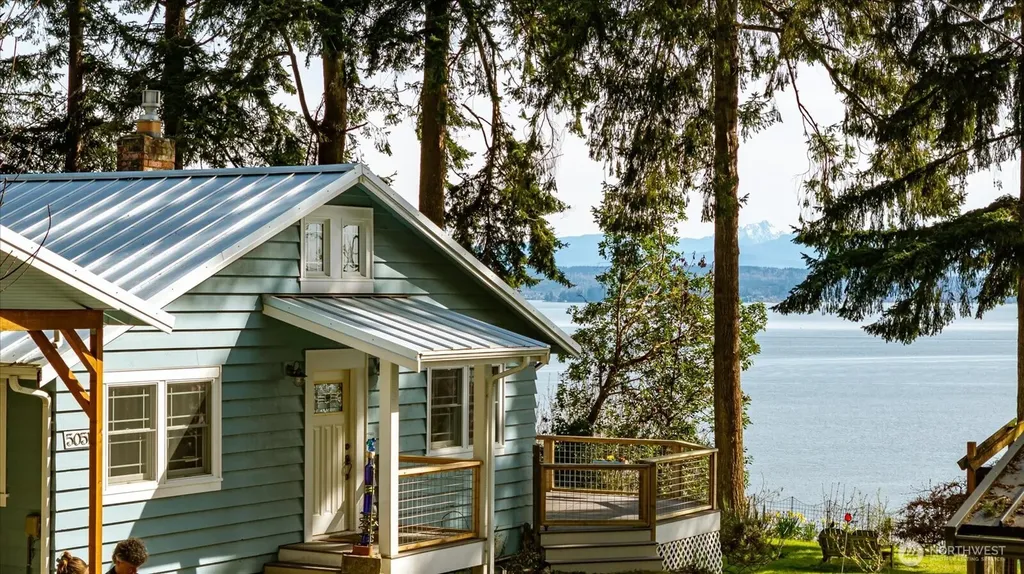 5051 Waterside Lane Langley WA 98260