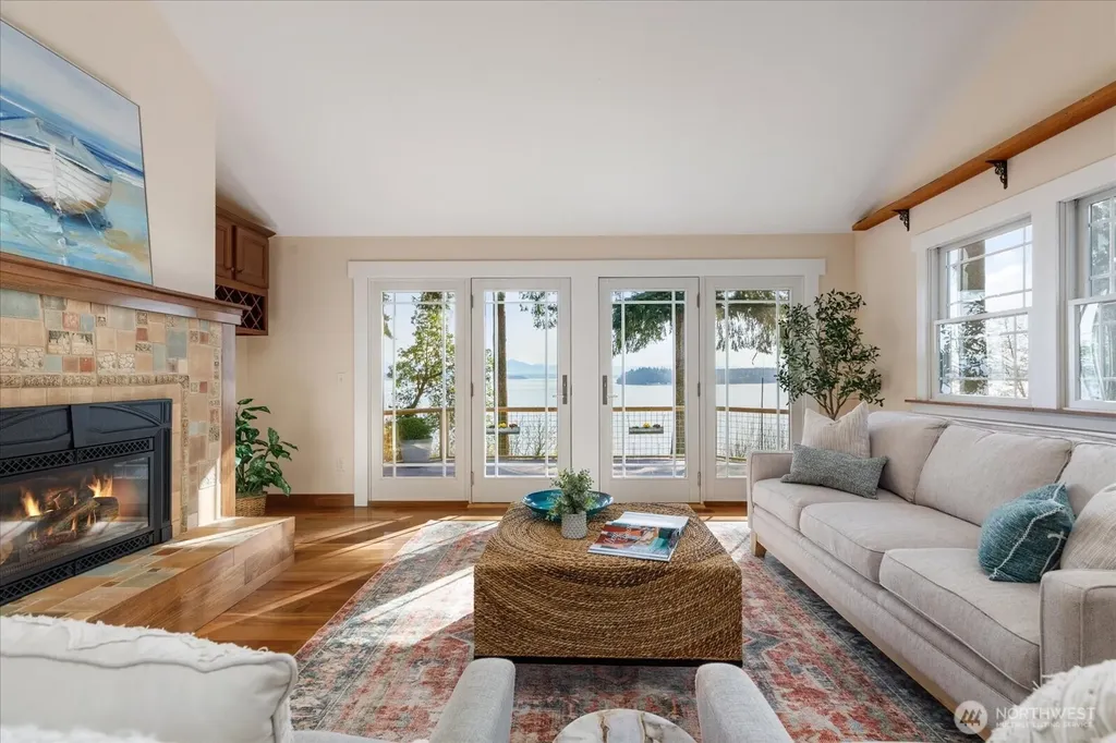 5051 Waterside Lane Langley WA 98260