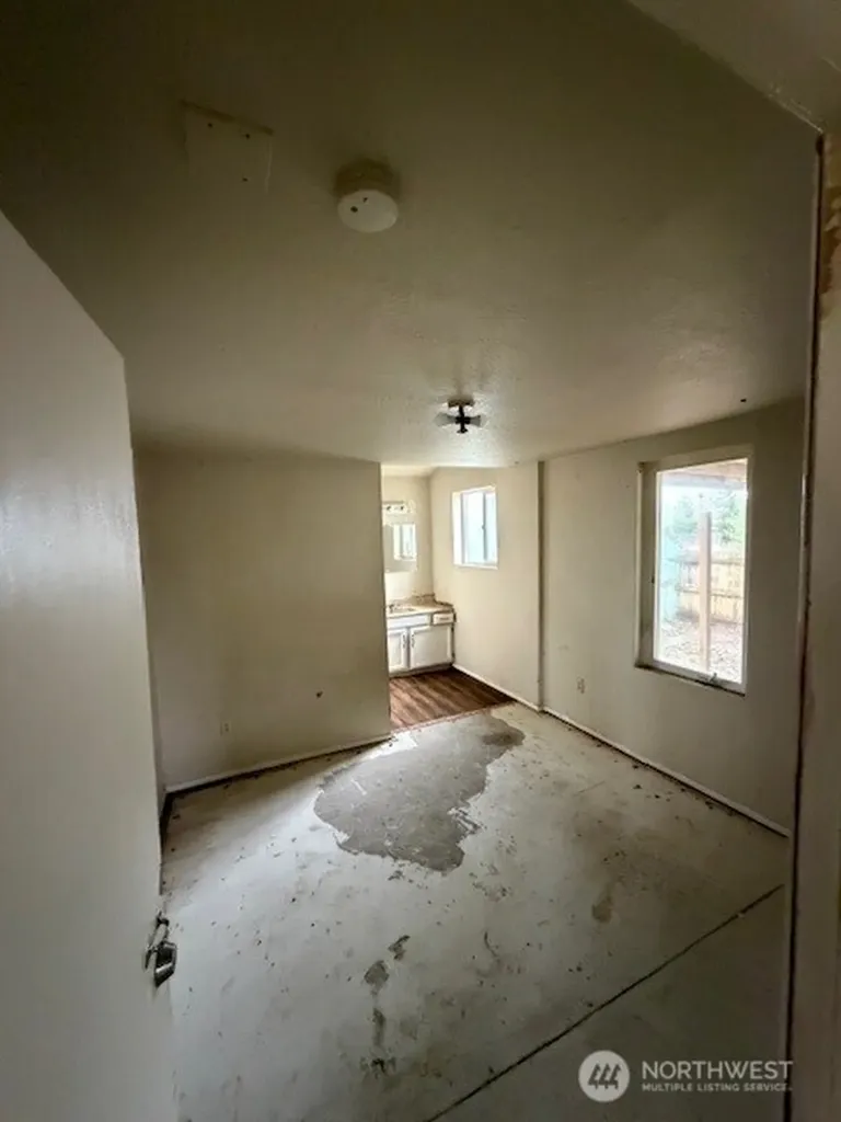 2323 99th Street E Tacoma WA 98445