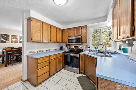 809 148th Street Ct E Tacoma WA 98445