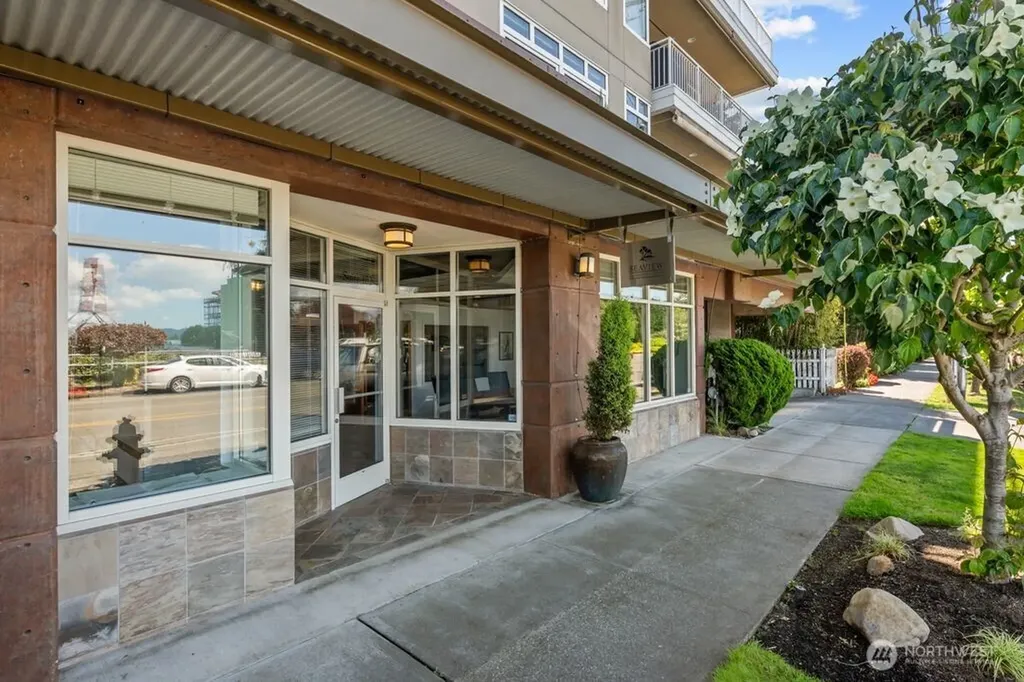 6044 Seaview Avenue NW Seattle WA 98107