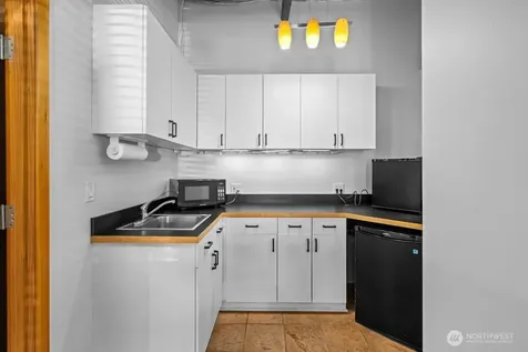 6044 Seaview Avenue NW Seattle WA 98107
