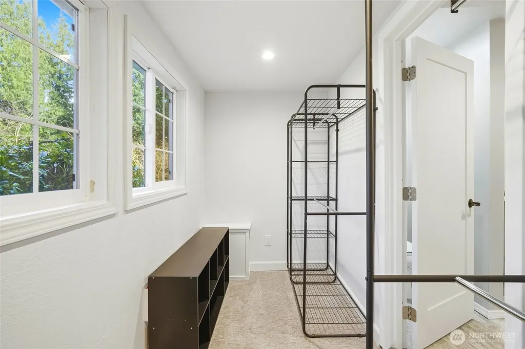 16714 SE Newport Way Bellevue WA 98006