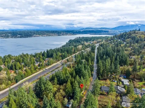 16714 SE Newport Way Bellevue WA 98006