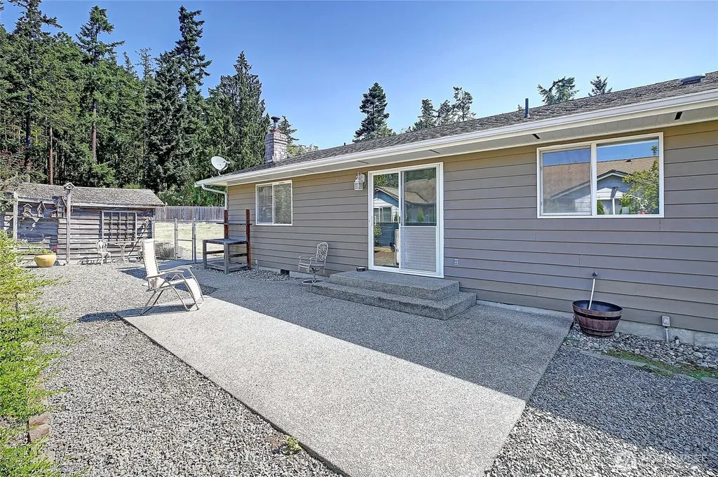 740 Commodore Lane Camano Island WA 98282