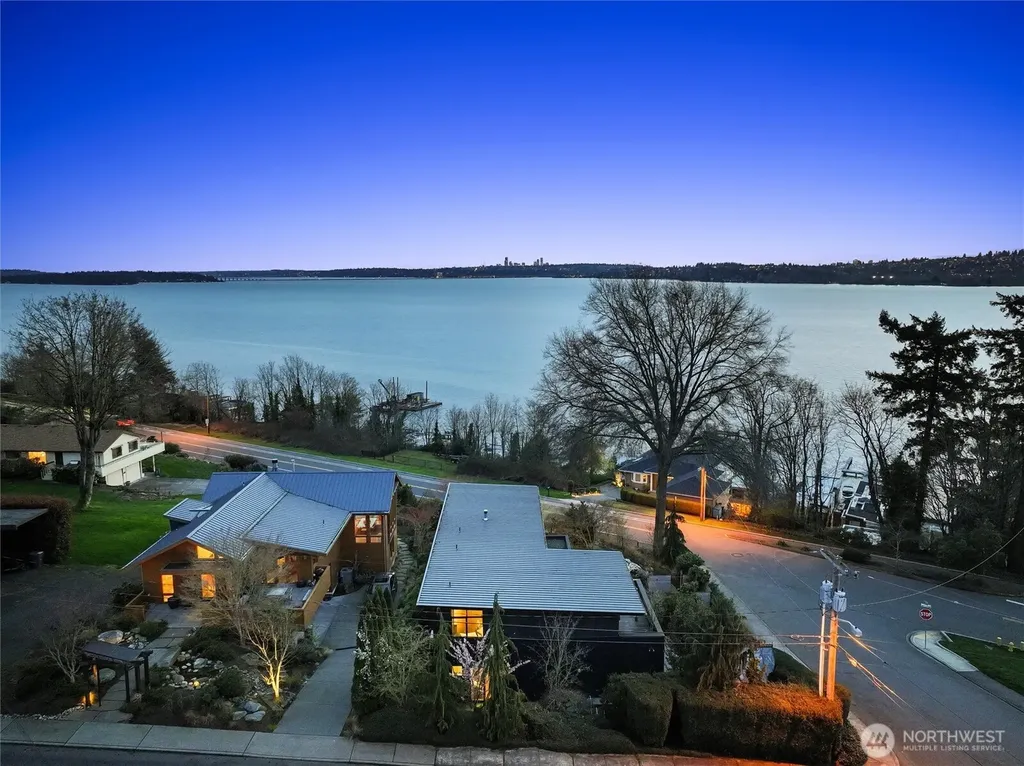 919 6th Street W Kirkland WA 98033