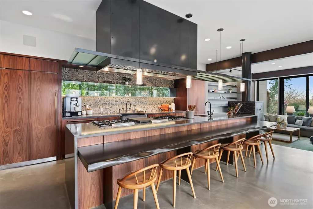 919 6th Street W Kirkland WA 98033