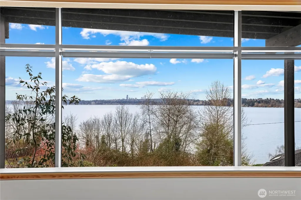 919 6th Street W Kirkland WA 98033