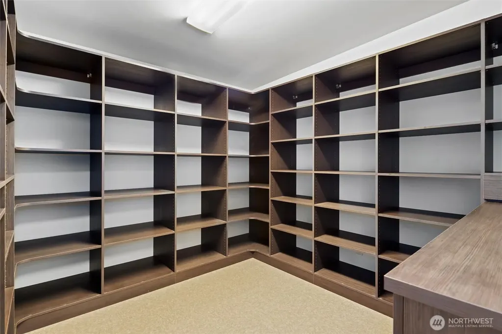 919 6th Street W Kirkland WA 98033