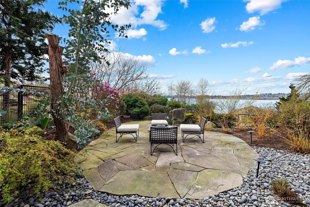 919 6th Street W Kirkland WA 98033