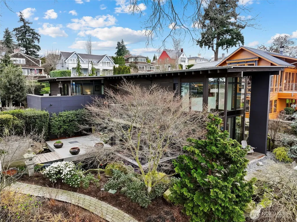 919 6th Street W Kirkland WA 98033