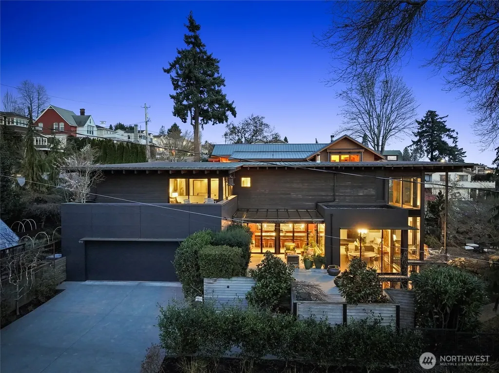 919 6th Street W Kirkland WA 98033