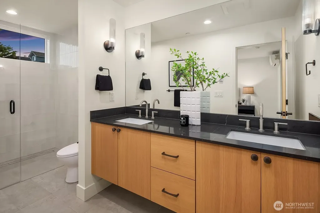 1808 E Mercer Street Seattle WA 98112