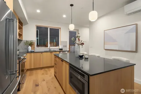 1808 E Mercer Street Seattle WA 98112