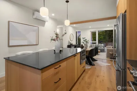 1808 E Mercer Street Seattle WA 98112