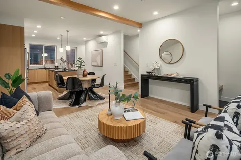 1808 E Mercer Street Seattle WA 98112