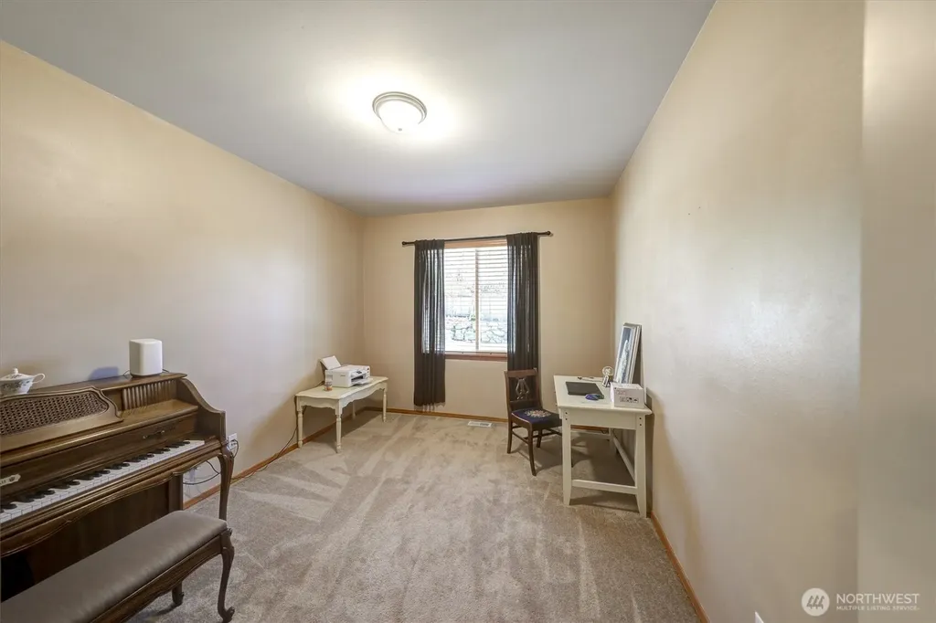 252 Quincy Avenue NE Renton WA 98059