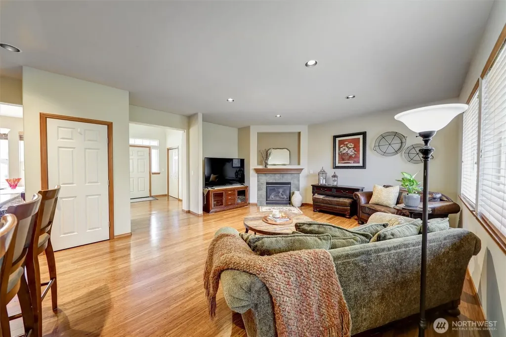 252 Quincy Avenue NE Renton WA 98059