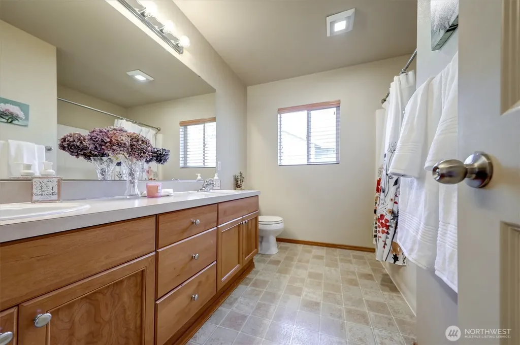 252 Quincy Avenue NE Renton WA 98059