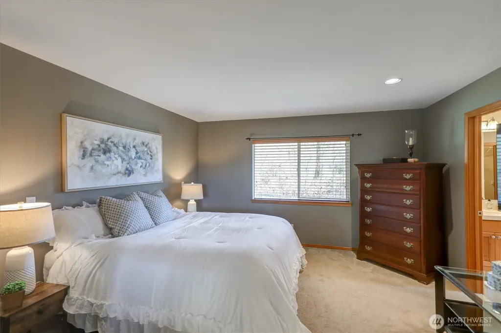 252 Quincy Avenue NE Renton WA 98059