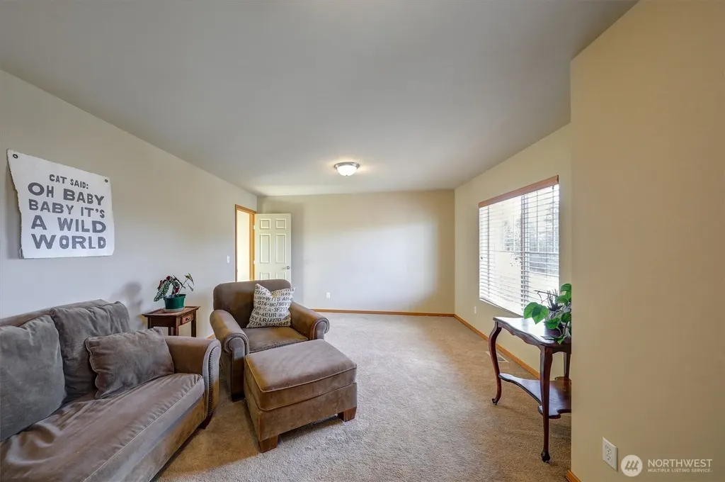 252 Quincy Avenue NE Renton WA 98059