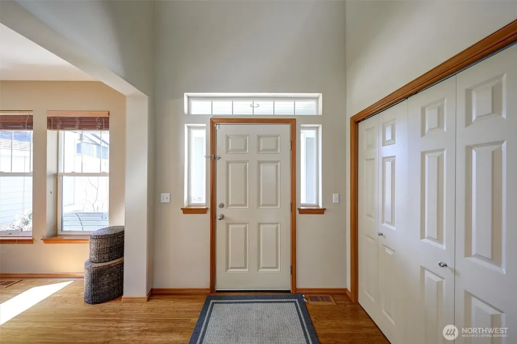 252 Quincy Avenue NE Renton WA 98059