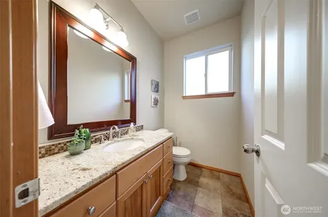 252 Quincy Avenue NE Renton WA 98059