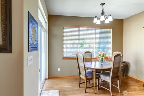 252 Quincy Avenue NE Renton WA 98059