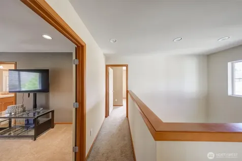 252 Quincy Avenue NE Renton WA 98059