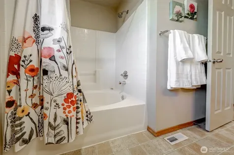 252 Quincy Avenue NE Renton WA 98059
