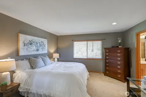 252 Quincy Avenue NE Renton WA 98059