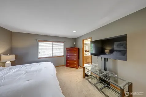 252 Quincy Avenue NE Renton WA 98059