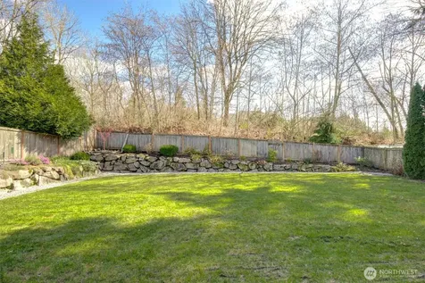 252 Quincy Avenue NE Renton WA 98059