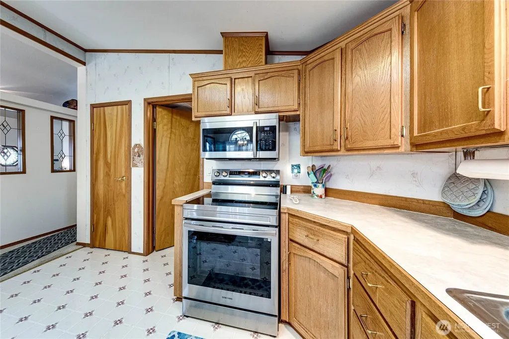617 N 7th Avenue Sequim WA 98382
