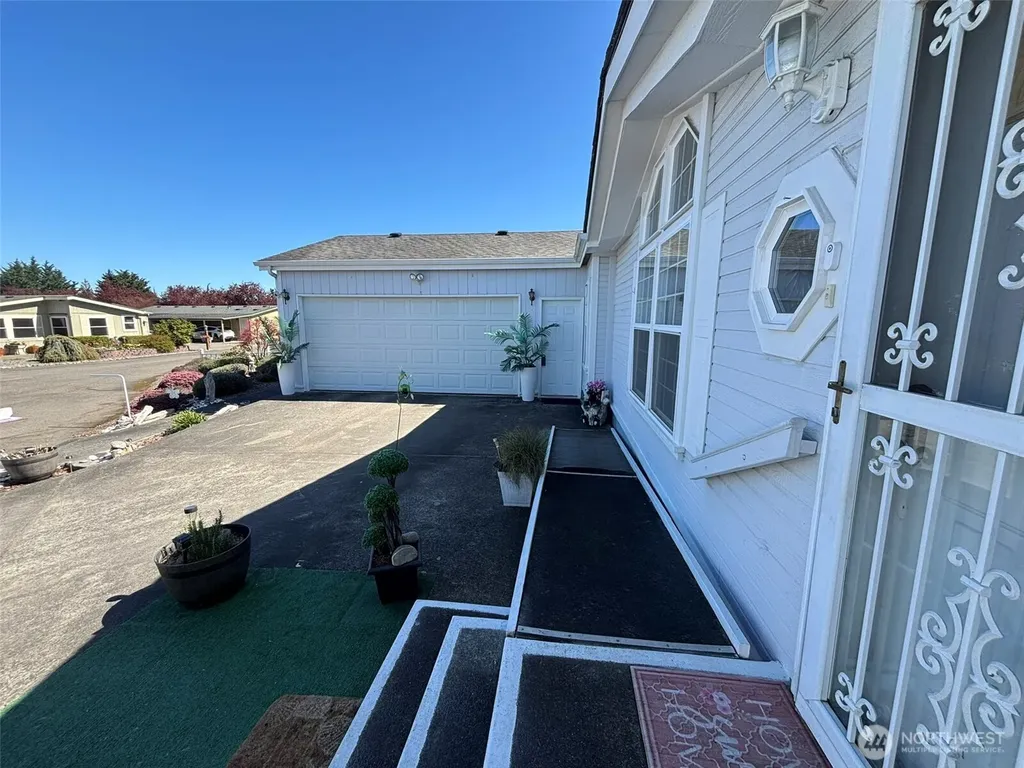 617 N 7th Avenue Sequim WA 98382