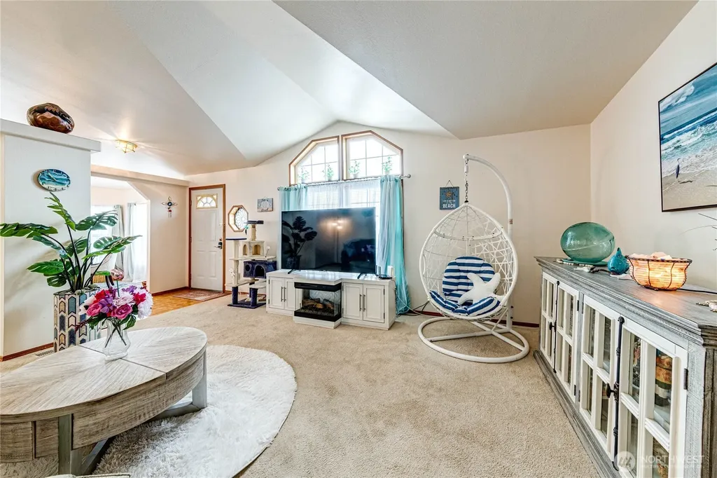 617 N 7th Avenue Sequim WA 98382