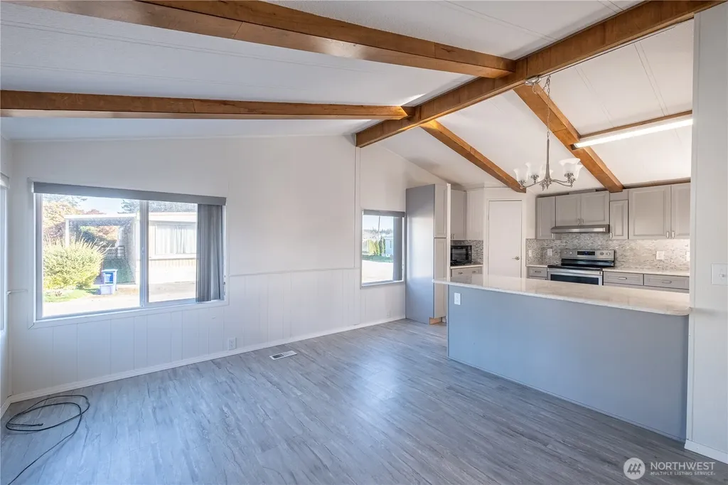 225 NE Ernst Oak Harbor WA 98277