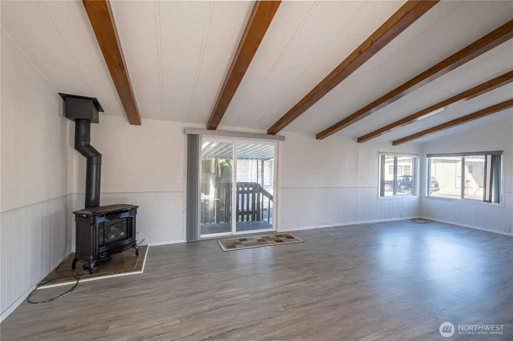 225 NE Ernst Oak Harbor WA 98277